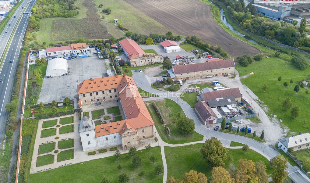 Prodej domu 360 m² s pozemkem 657 m², Králův Dvůr – náhled fotky 30