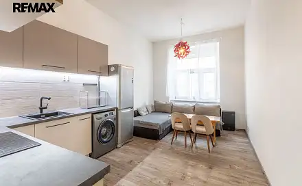 Pronájem bytu 2+kk 43 m²