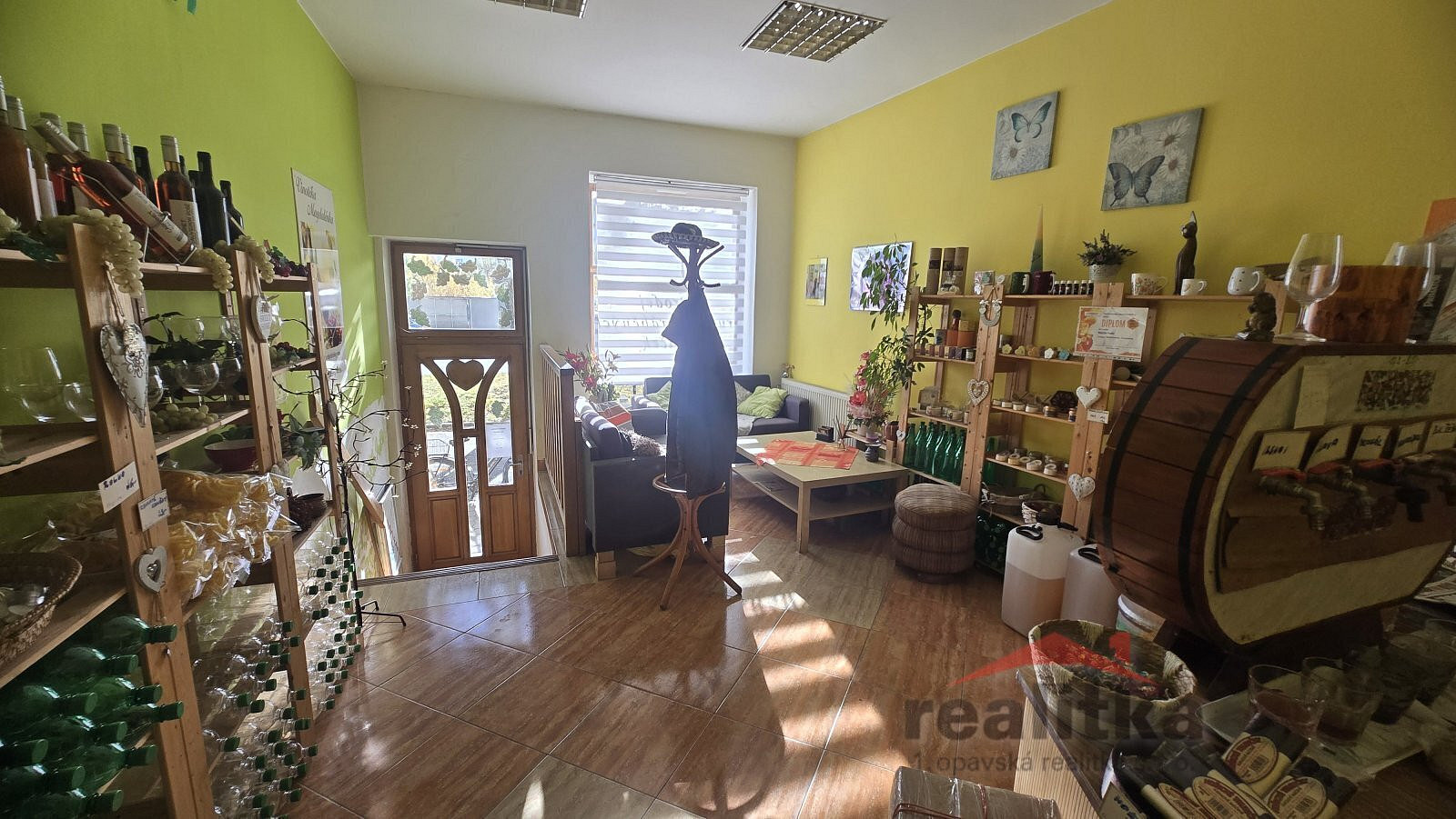 Prodej obchodních prostor 37 m² – fotografie 2