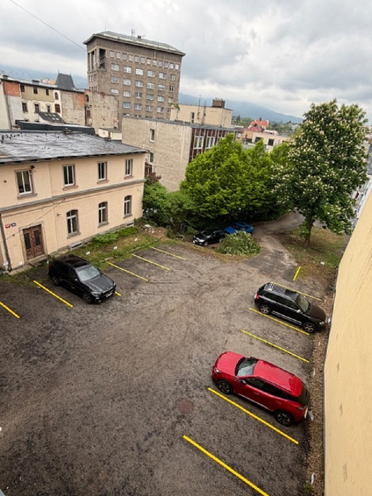 Pronájem venkovních parkovacích stání v ulici Pražská 147/30, Liberec