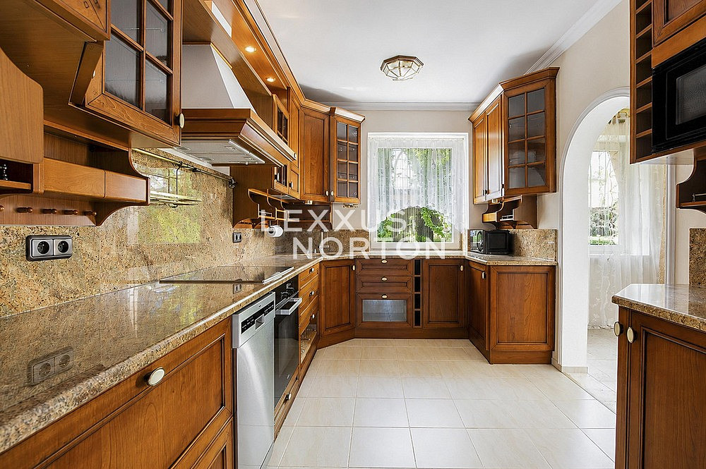 Pronájem domu 480 m² s pozemkem 483 m² — photo 3