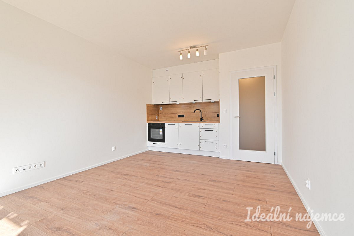 Pronájem bytu 1+kk 27 m²