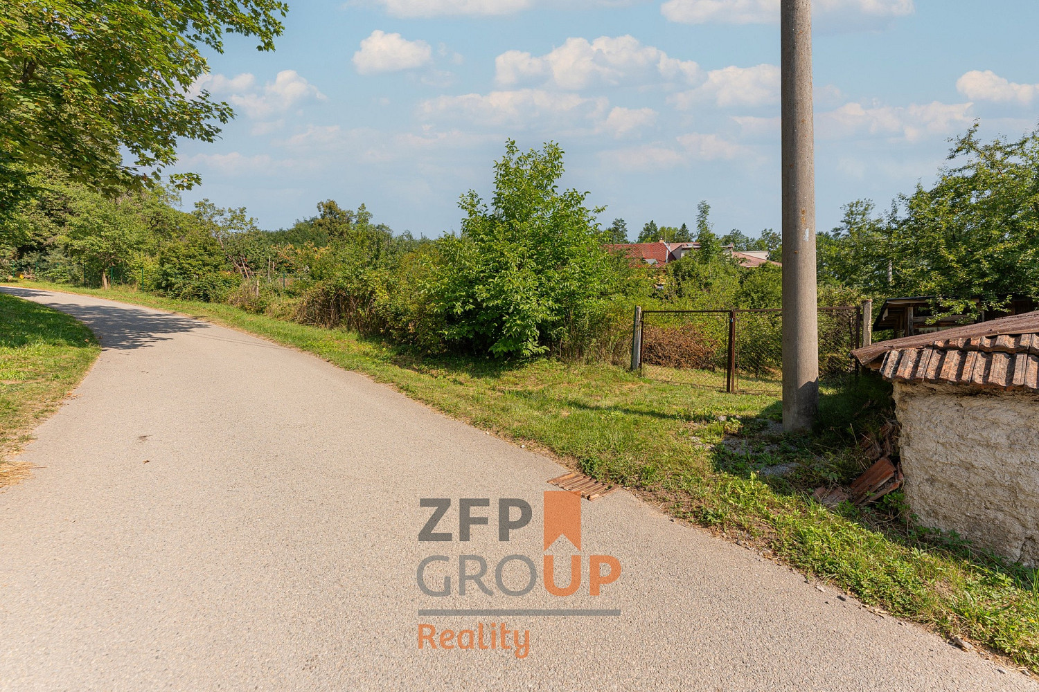 Prodej stavebního pozemku 1 005 m² – fotografie 4