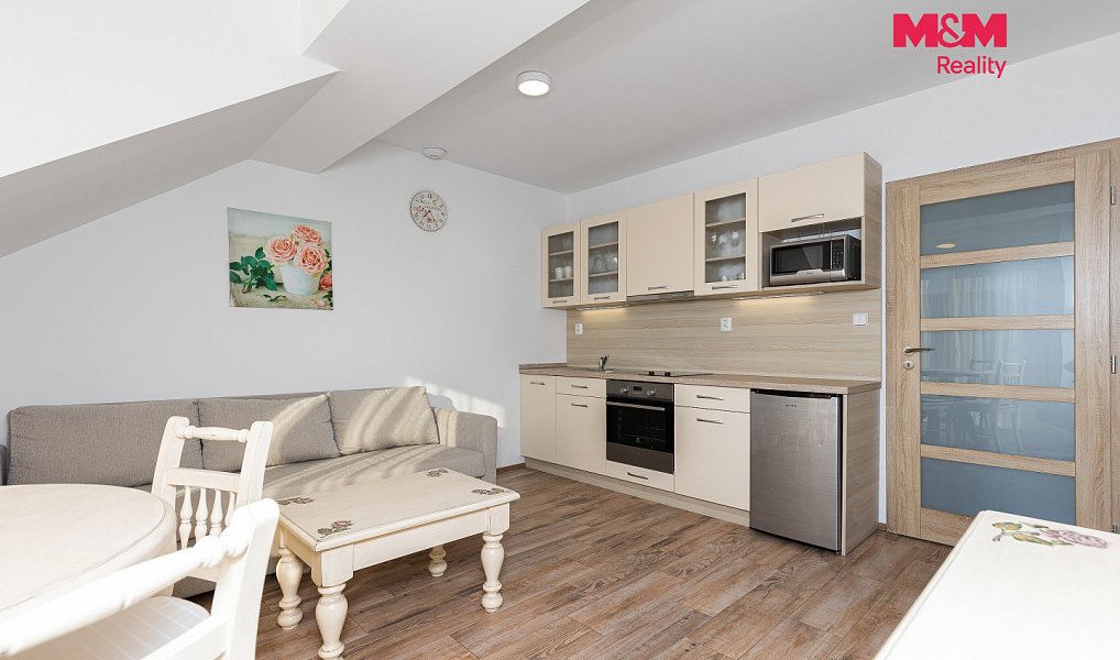 Prodej domu 122 m² s pozemkem 328 m², Dříteč – náhled fotky 17