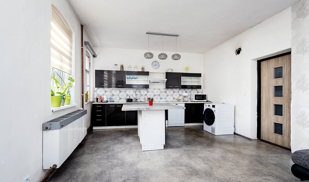 Prodej domu 250 m² s pozemkem 1 226 m², Mařenice – náhled fotky 2