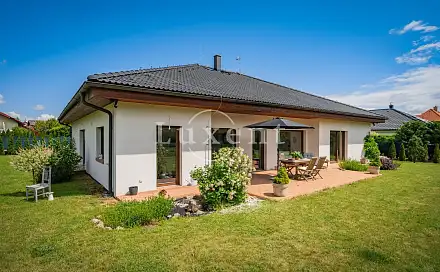 Prodej domu 229 m² s pozemkem 1 721 m², Trnová, okres Praha-západ