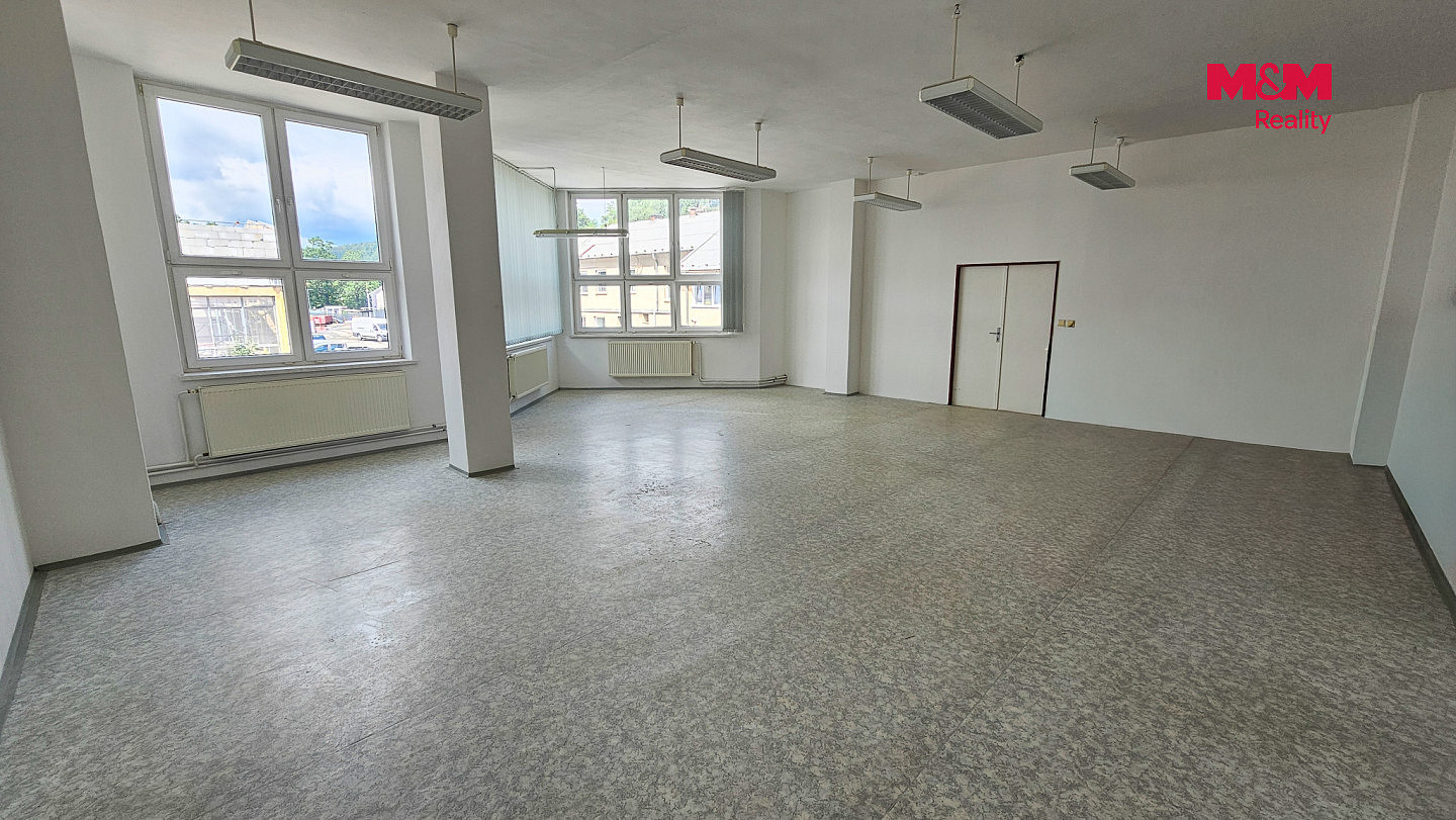 Pronájem kanceláře 348 m² – fotografie 5
