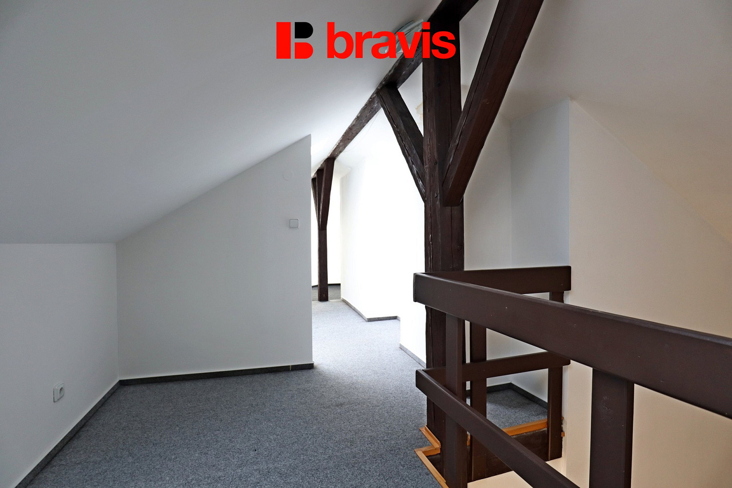 Pronájem kanceláře 120 m² – fotografie 4