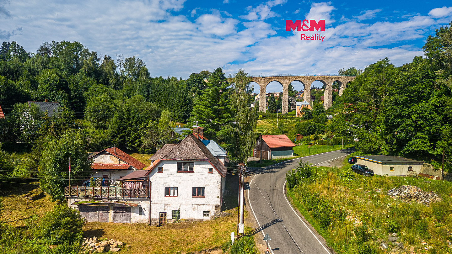 Prodej domu 250 m² s pozemkem 1 461 m²