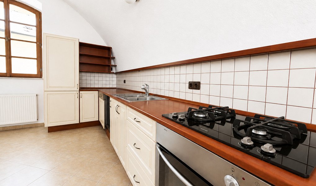 Pronájem bytu 2+kk 79 m², Kolín – náhled fotky 2