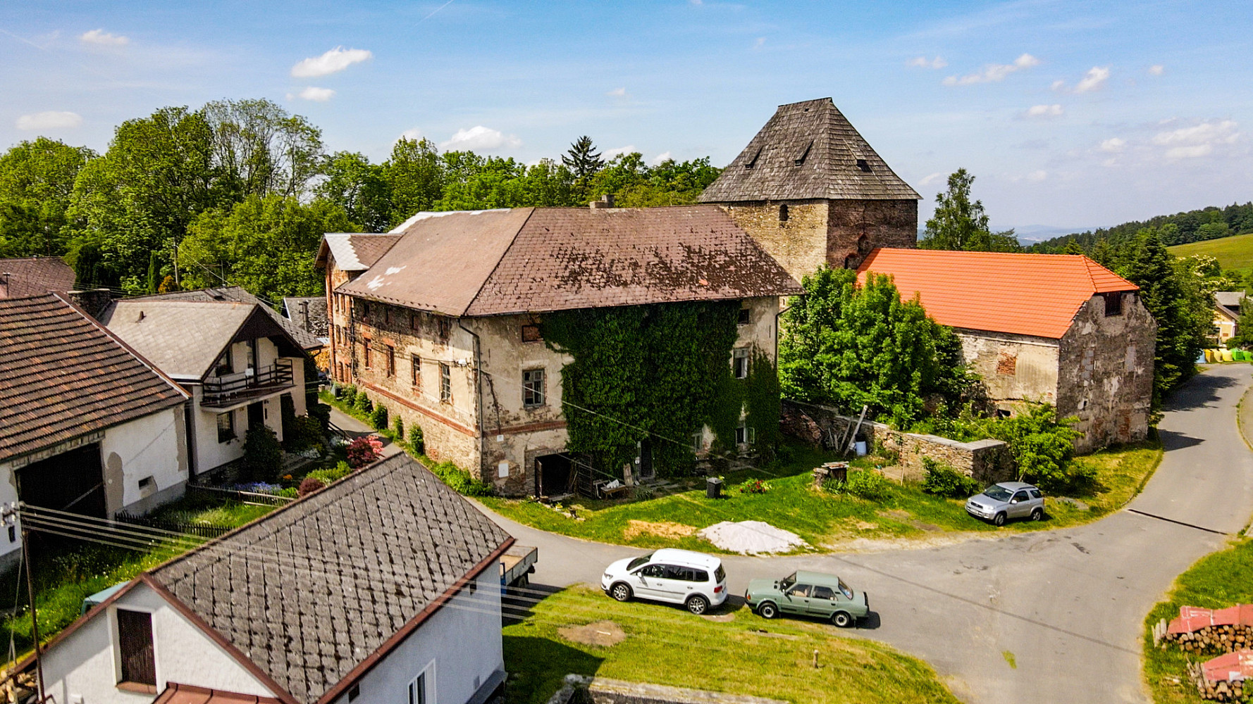 Prodej domu 450 m² s pozemkem 1 167 m² — photo 2