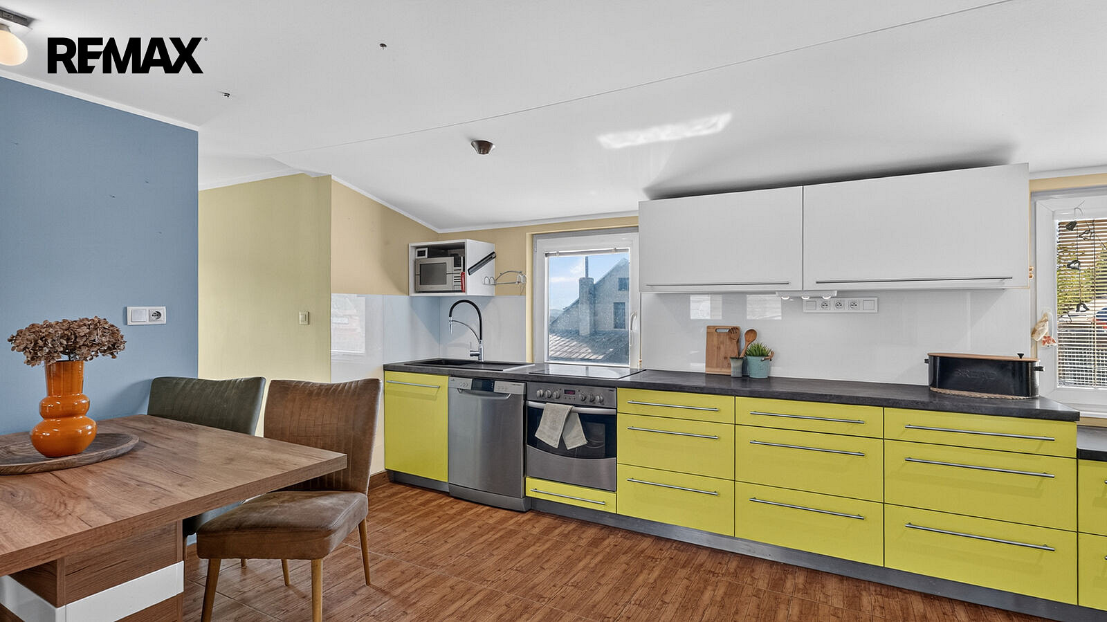 Prodej domu 106 m² s pozemkem 740 m² – fotografie 2
