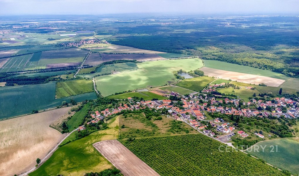 Prodej stavebního pozemku 1 305 m², Chrást – náhled fotky 10