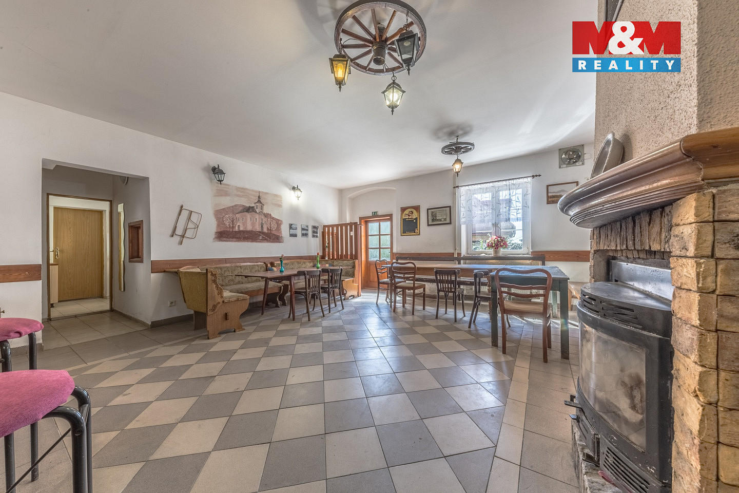 Prodej ubytovacího objektu 1 015 m² — photo 2