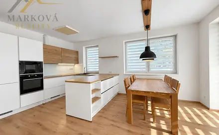 Pronájem bytu 3+kk 88 m²