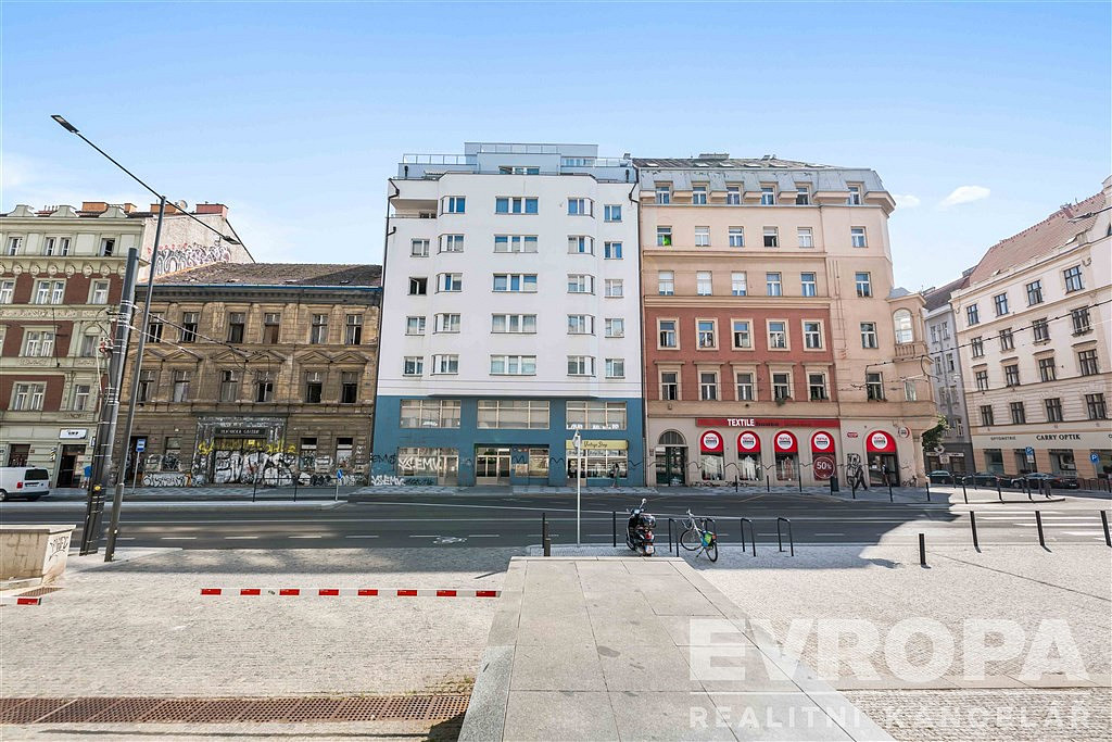 Pronájem kanceláře 268 m²