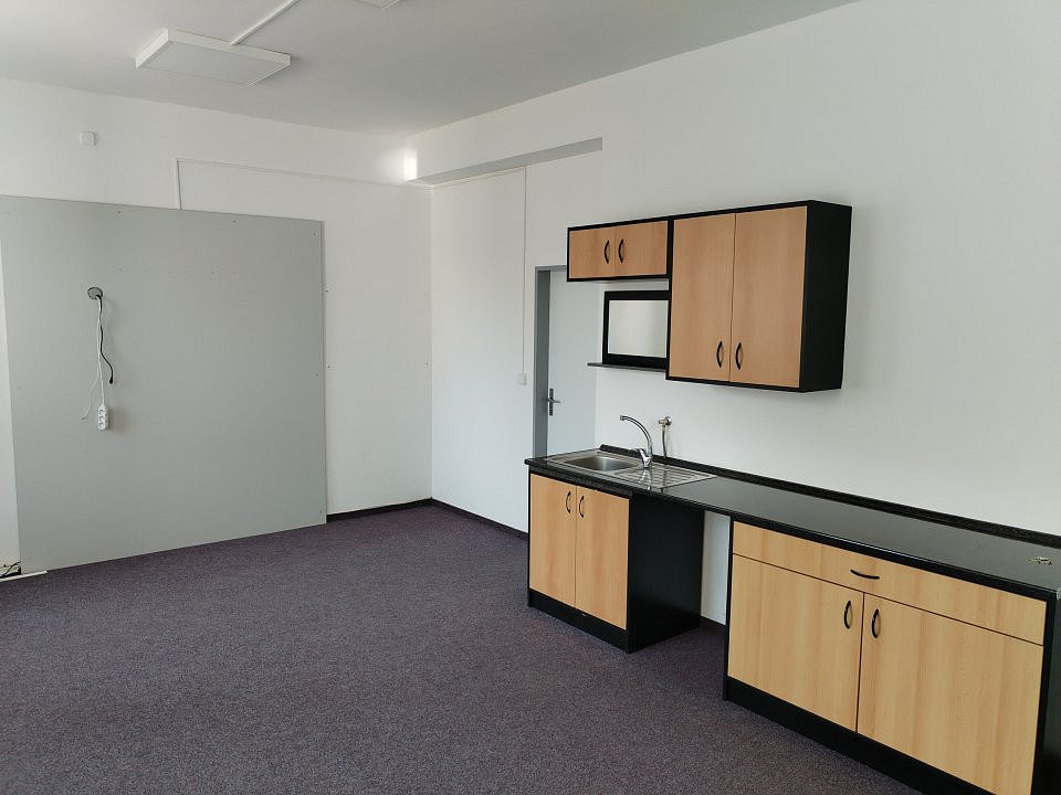 Pronájem obchodních prostor 31 m² – fotografie 4