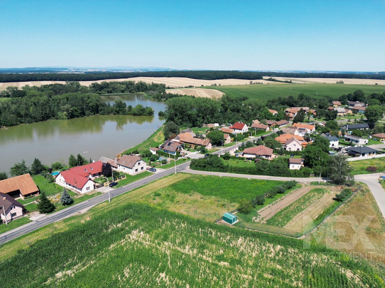 Prodej stavebního pozemku 941 m² – fotografie 2