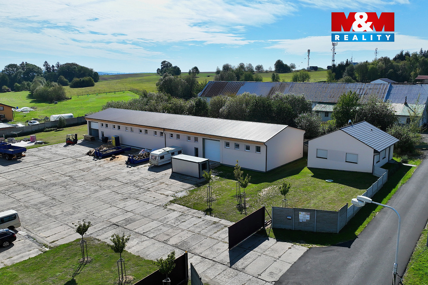 Pronájem obchodních prostor 1 320 m²
