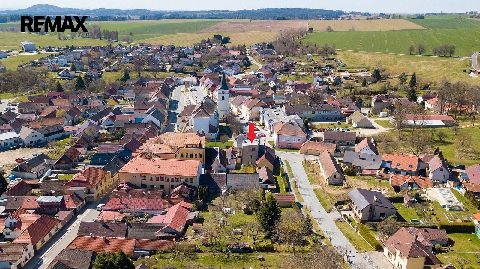 Prodej domu 196 m² s pozemkem 828 m² – fotografie 3