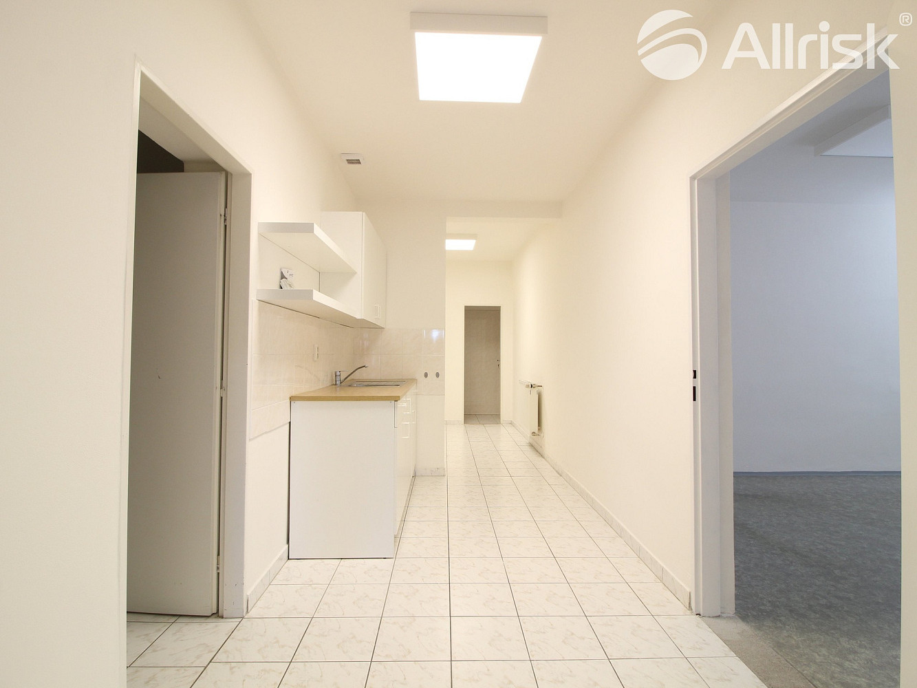Pronájem kanceláře 173 m² – fotografie 5