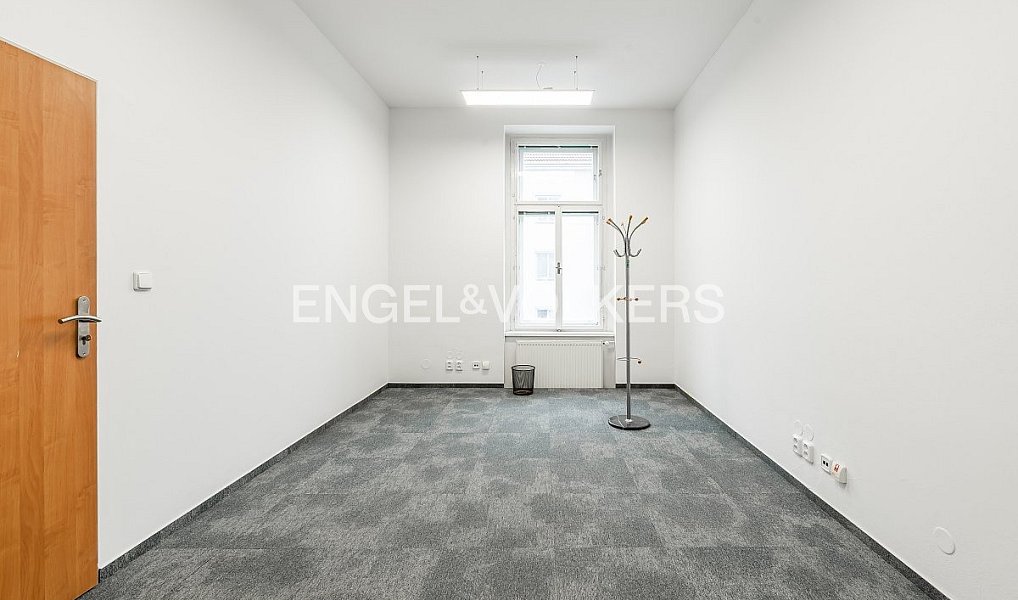 Pronájem kanceláře 451 m², Praha – náhled fotky 8