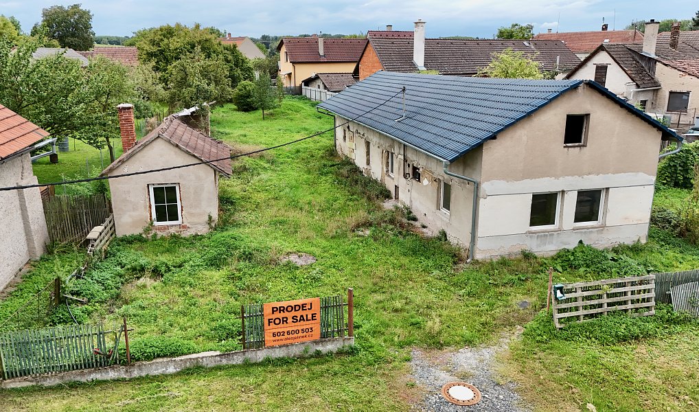 Prodej stavebního pozemku 1 070 m², Žiželice – náhled fotky 2