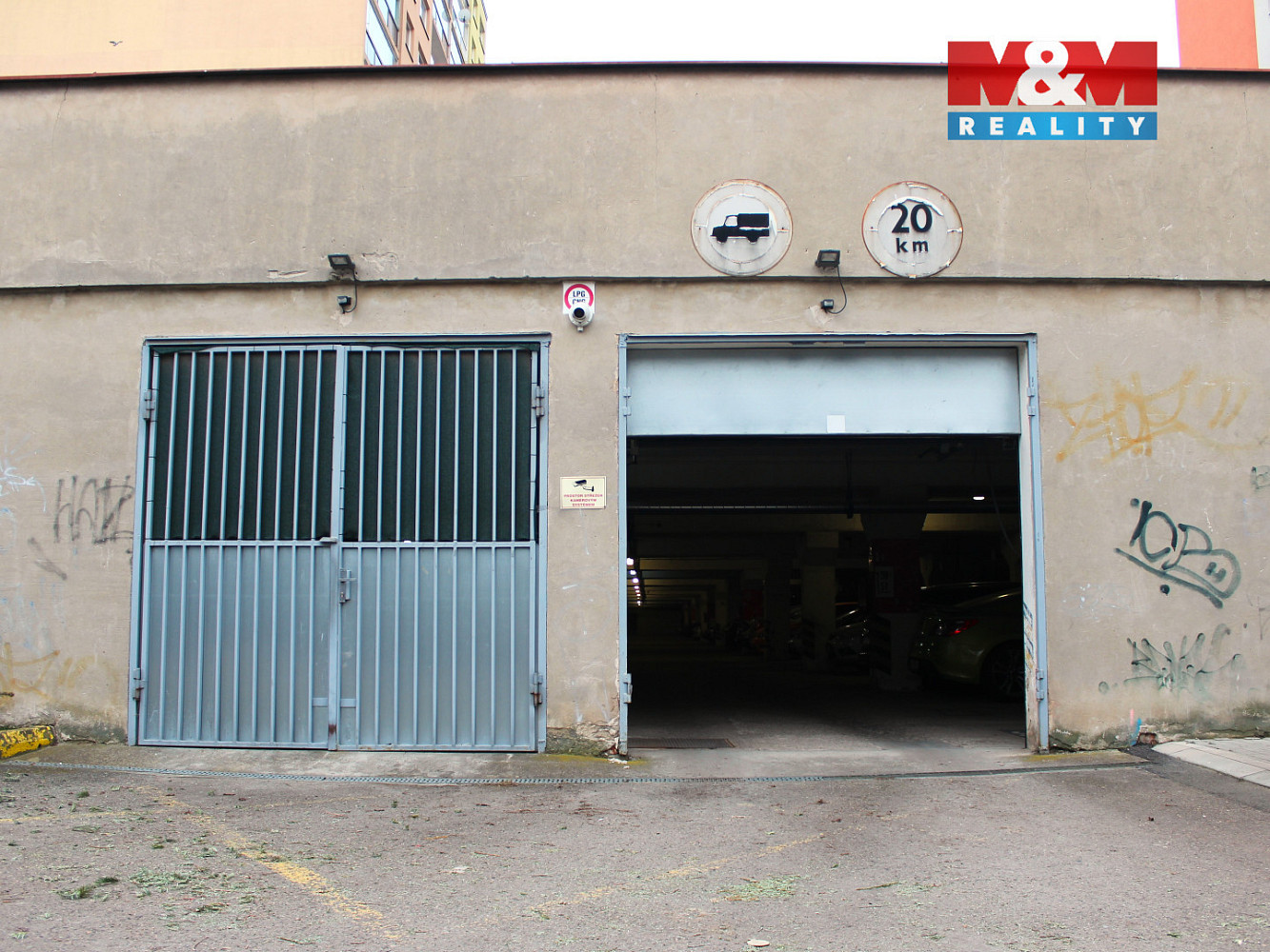 Pronájem garážového stání, 12 m2, praha, ul. ve lhotce — photo 4