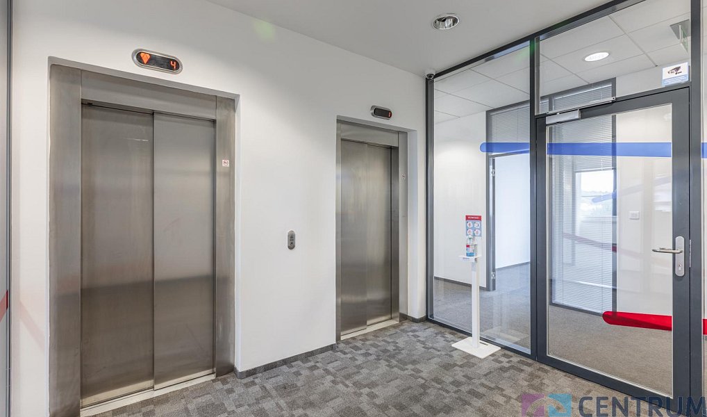 Pronájem kanceláře 584 m², Praha – náhled fotky 21