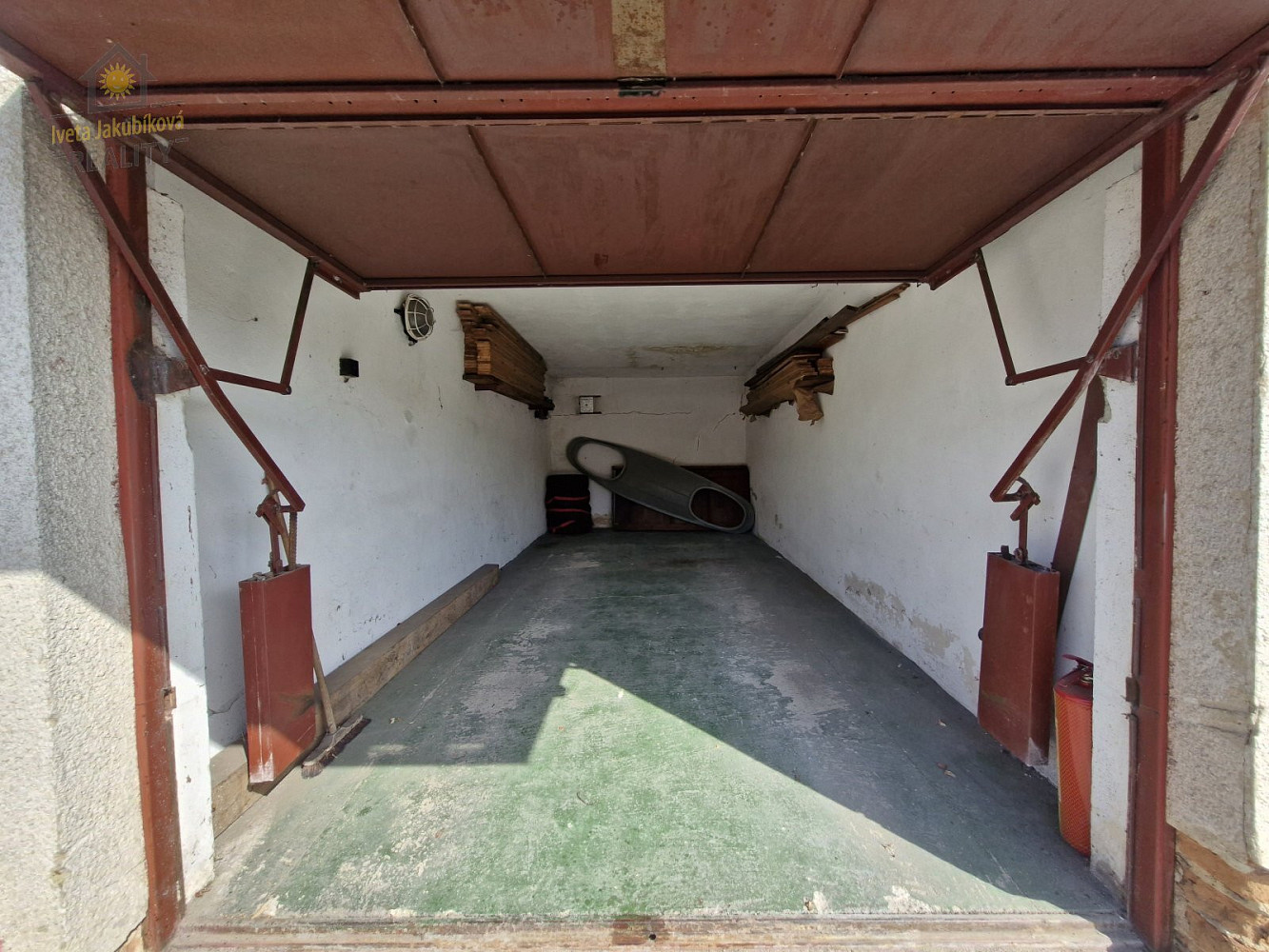 Prodej garáže 20 m2, praha - kbely