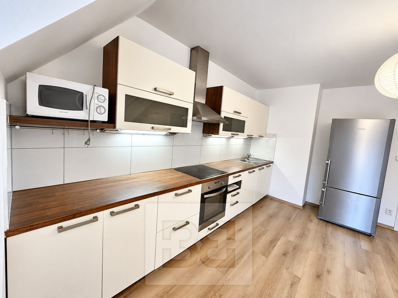 Pronájem bytu 4+1 99 m² – fotografie 5