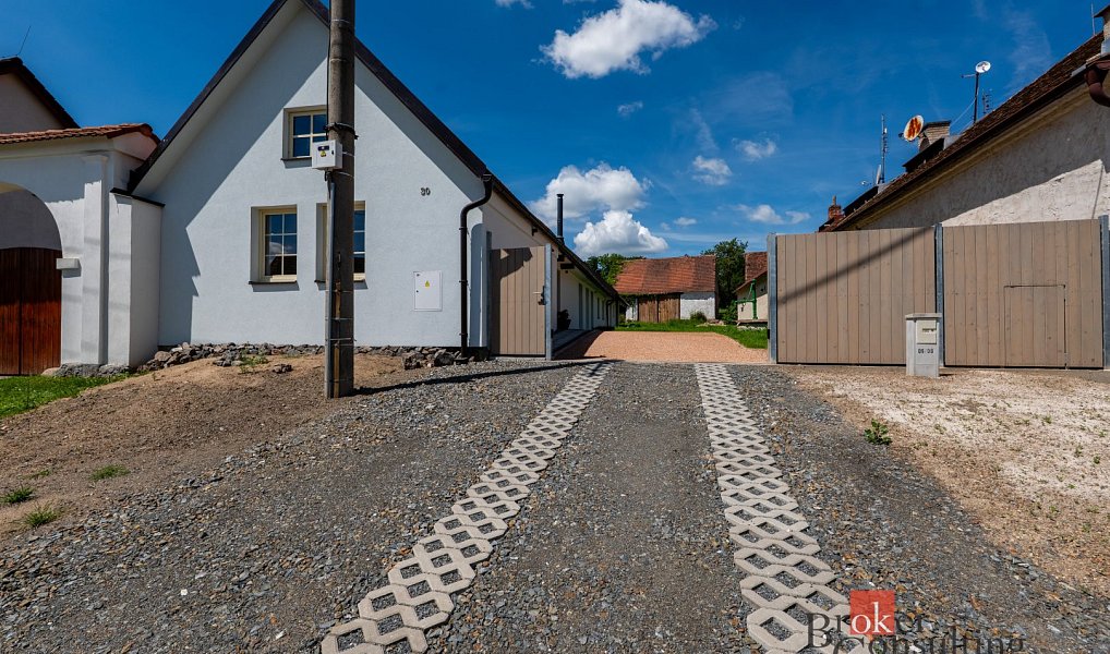 Prodej domu 99 m² s pozemkem 1 376 m², Horní Lukavice – náhled fotky 2