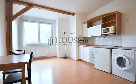 Pronájem bytu 1+kk 28 m²