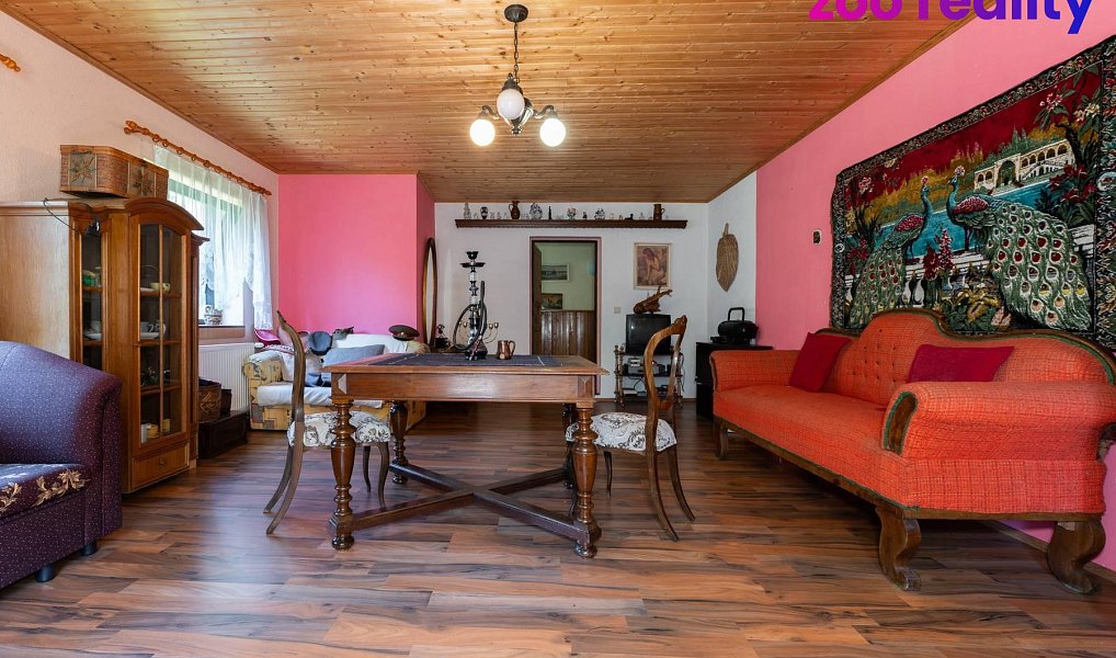 Prodej domu 320 m² s pozemkem 16 394 m², Místo – náhled fotky 10