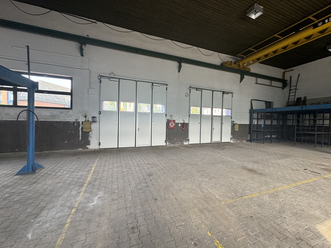 Pronájem výrobních prostor 260 m² – fotografie 3