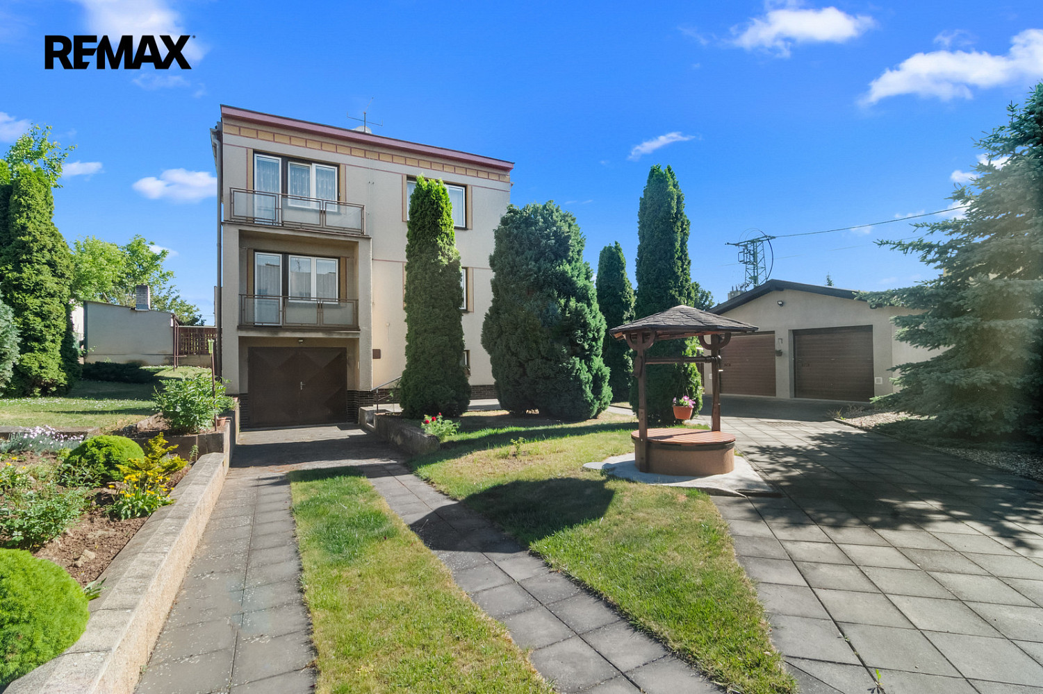 Prodej domu 178 m² s pozemkem 1 899 m²
