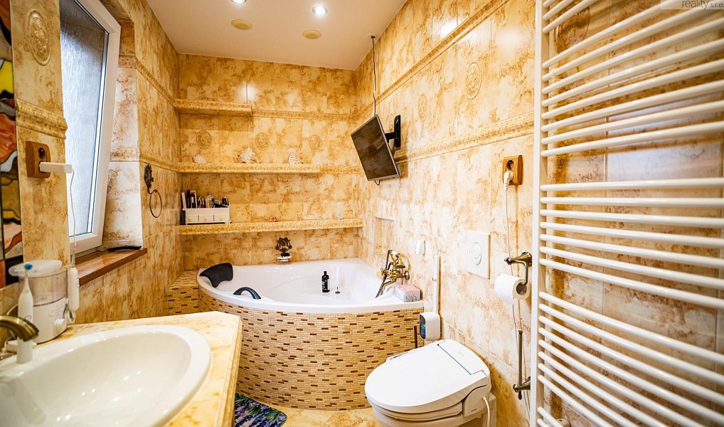 Prodej domu 547 m² s pozemkem 1 355 m², Most – náhled fotky 9
