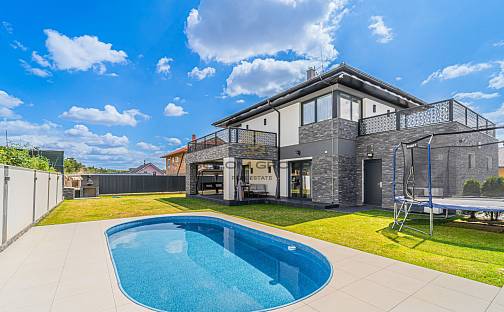 Prodej domu 246 m² s pozemkem 683 m², Nad Rybníkem, Kralupy nad Vltavou - Zeměchy, okres Mělník