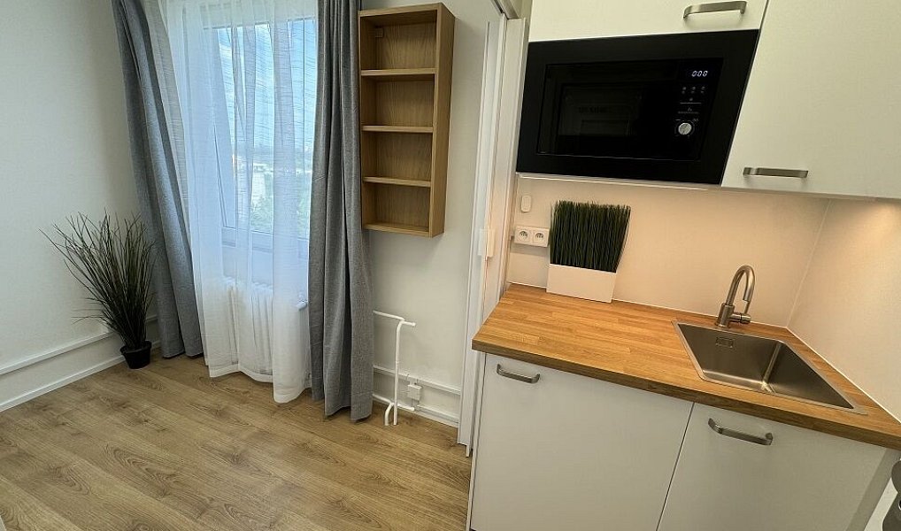 Prodej kanceláře 8 m², Praha – náhled fotky 2