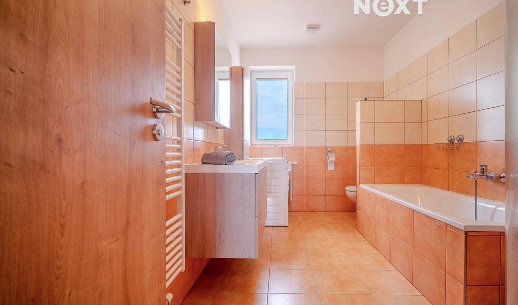 Prodej bytu 4+kk 95 m², Trhové Sviny – náhled fotky 9