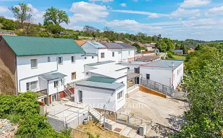 Prodej domu 940 m² s pozemkem 5 787 m², Koleč, okres Kladno
