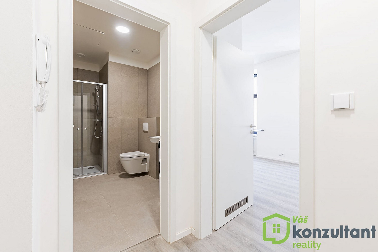 Pronájem bytu 1+kk 24 m² — photo 3