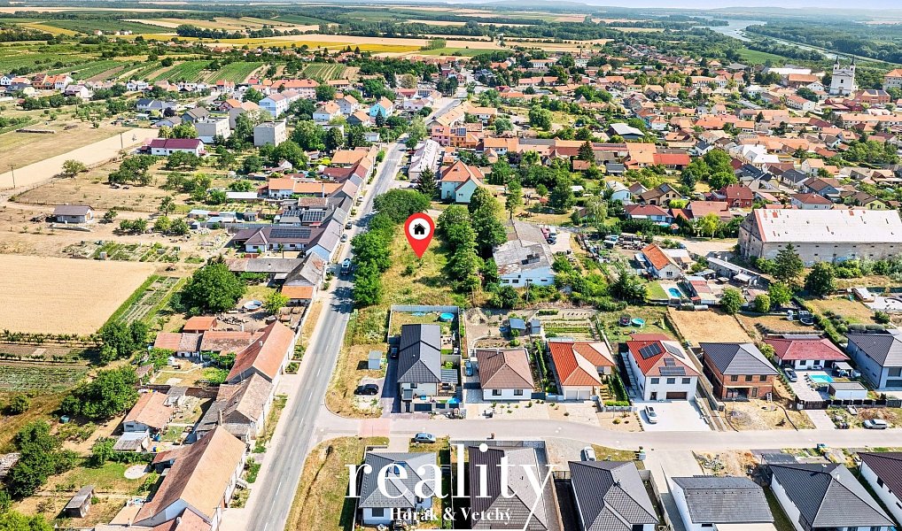 Prodej stavebního pozemku 2 002 m², Drnholec – náhled fotky 5