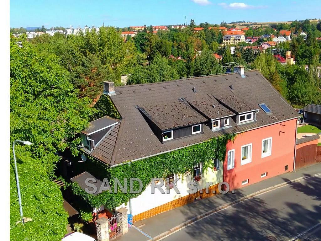 Prodej domu 206 m² s pozemkem 2 221 m²