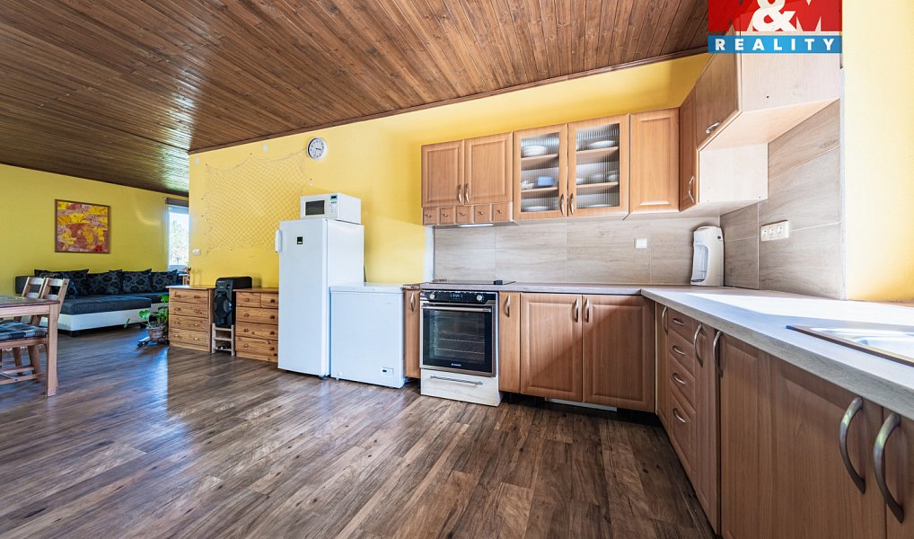 Prodej domu 140 m² s pozemkem 1 388 m², Domoušice – náhled fotky 9