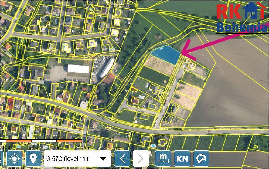 Prodej stavebního pozemku 1 369 m² – fotografie 2