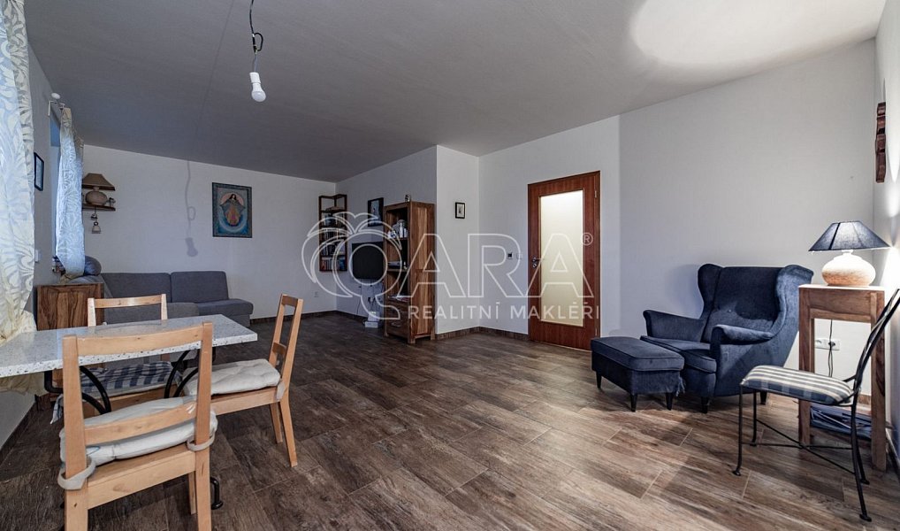 Prodej domu 105 m² s pozemkem 2 043 m², Lochovice – náhled fotky 7