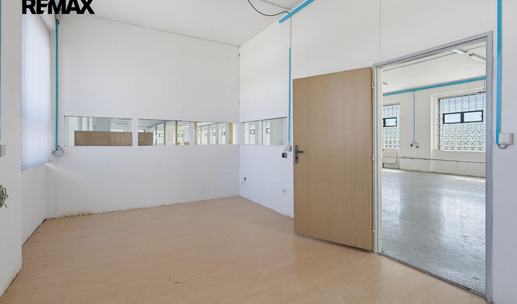 Prodej výrobních prostor 2 350 m², Aš – náhled fotky 33