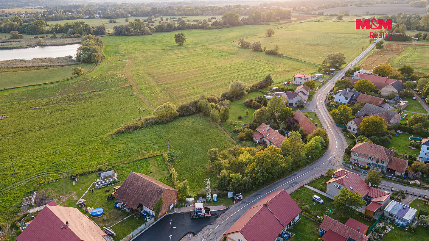 Prodej stavebního pozemku 830 m² – fotografie 5
