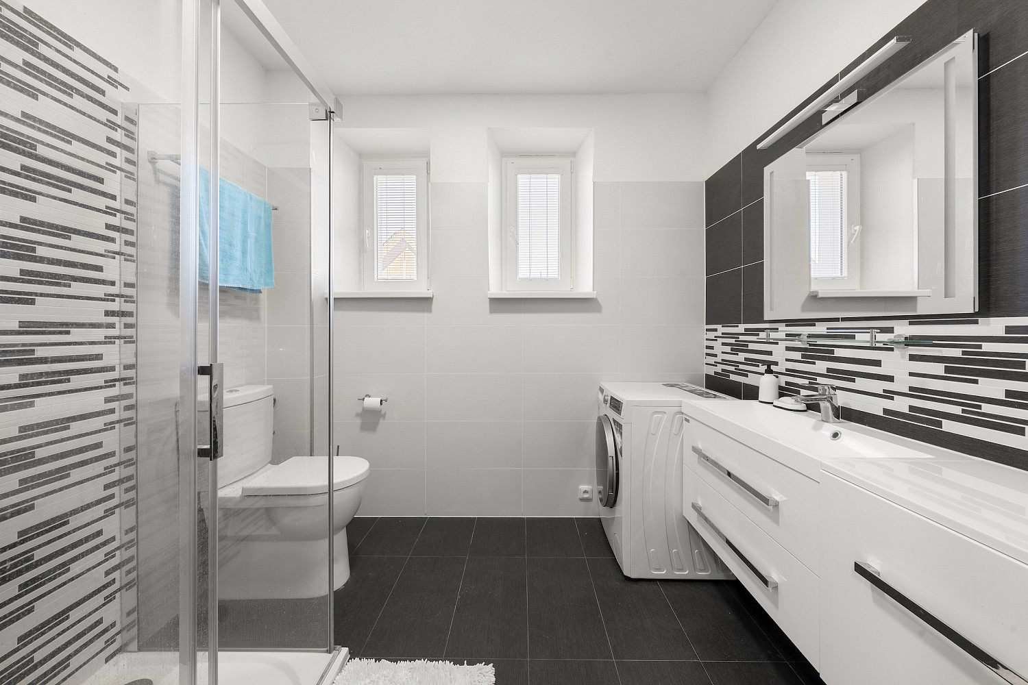 Prodej domu 243 m² – fotografie 3